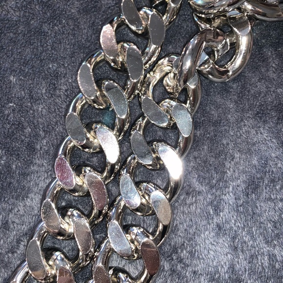 KARA NYC Biker wallet with XL chain - Picture 9 of 12